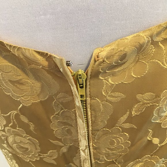 Vintage late 50s/early 60s Gold brocade dress - Picture 6 of 13